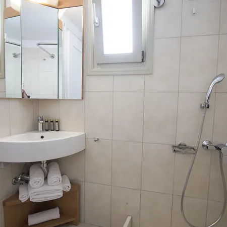 Irida Santorini 3*