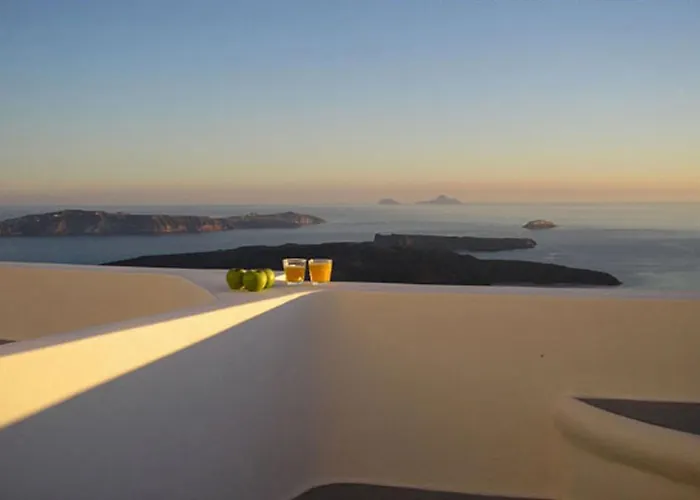 Irida Santorini Hotel 3*